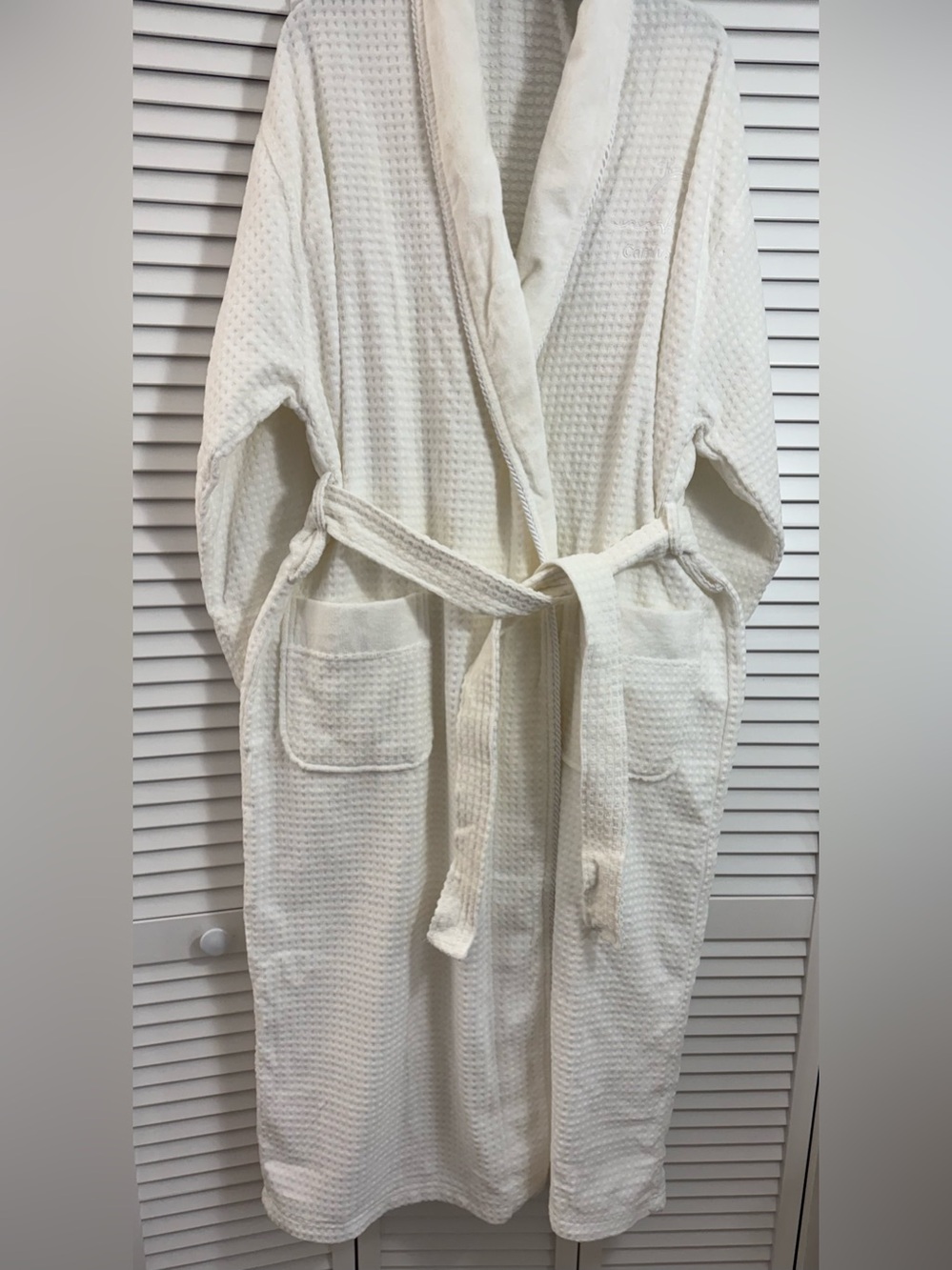 NWOT Carnival Cruise Line HeavyweightCotton Bathrobe White w/ RopeTrim One Size